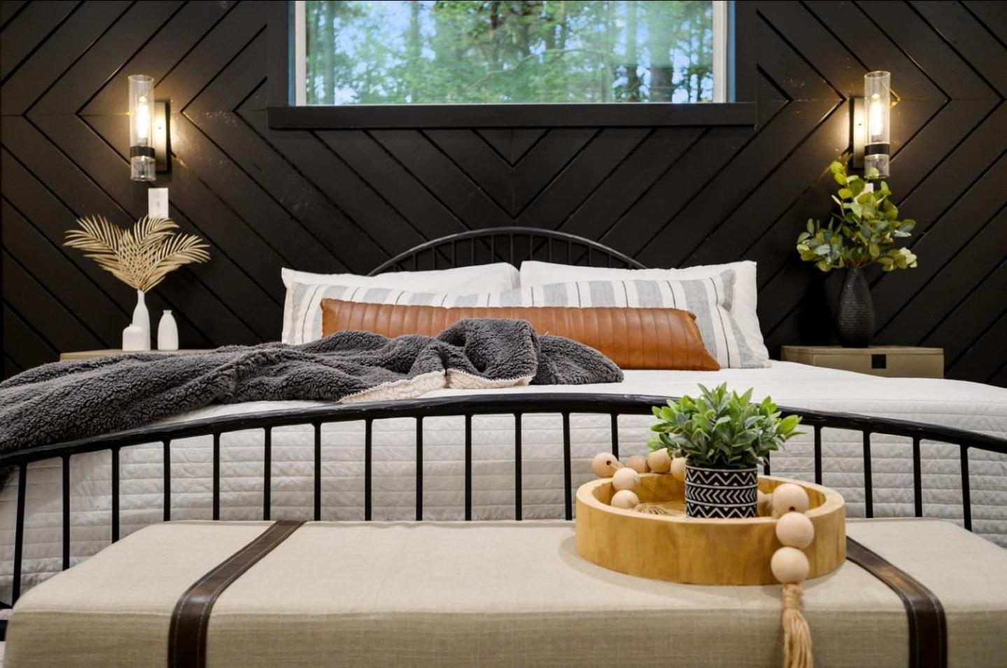 ברוקן בו Two Knights Luxury Cabin מראה חיצוני תמונה